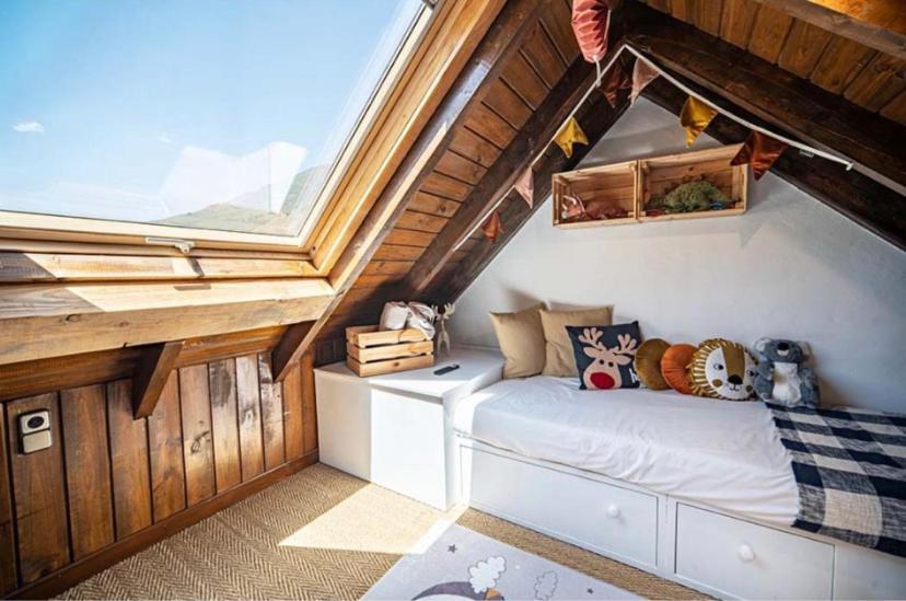 Casa Catania-Acogedora Casa Con Impresionantes Vistas-Fibra Optica Villa Salardú Eksteriør billede
