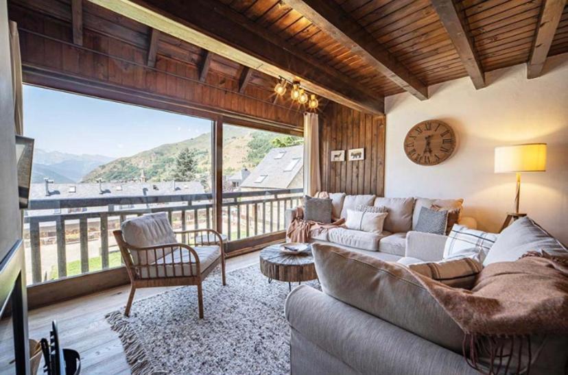 Casa Catania-Acogedora Casa Con Impresionantes Vistas-Fibra Optica Villa Salardú Eksteriør billede