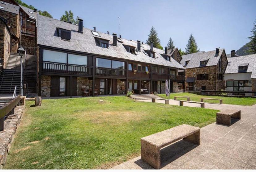 Casa Catania-Acogedora Casa Con Impresionantes Vistas-Fibra Optica Villa Salardú Eksteriør billede